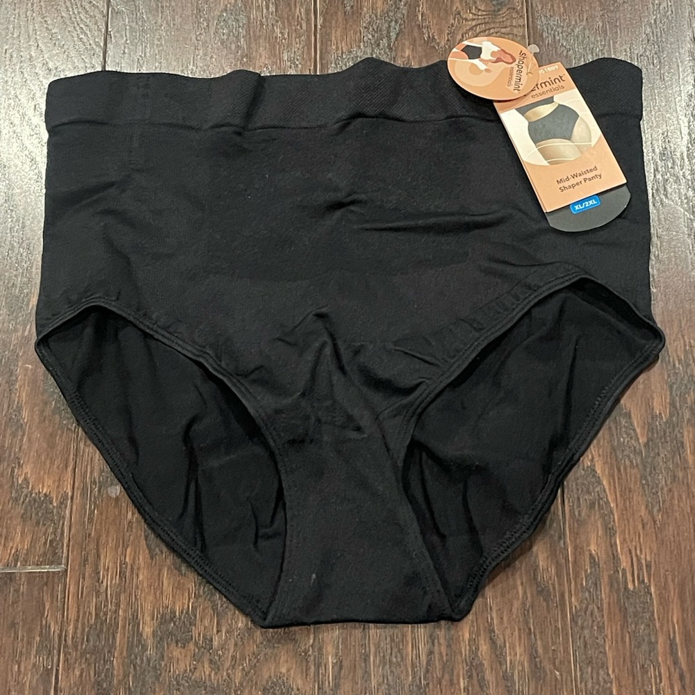 Shapermint Women's Mid-Waisted Shaper Panty Black Size XL /2XL NEW
